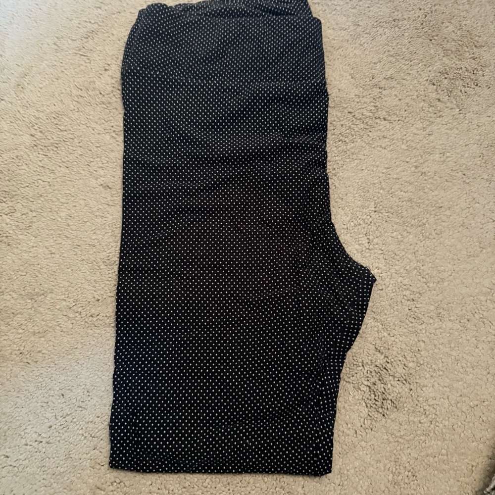 LuLaRoe Black and White Polka Dot tall and curvy Leggings
